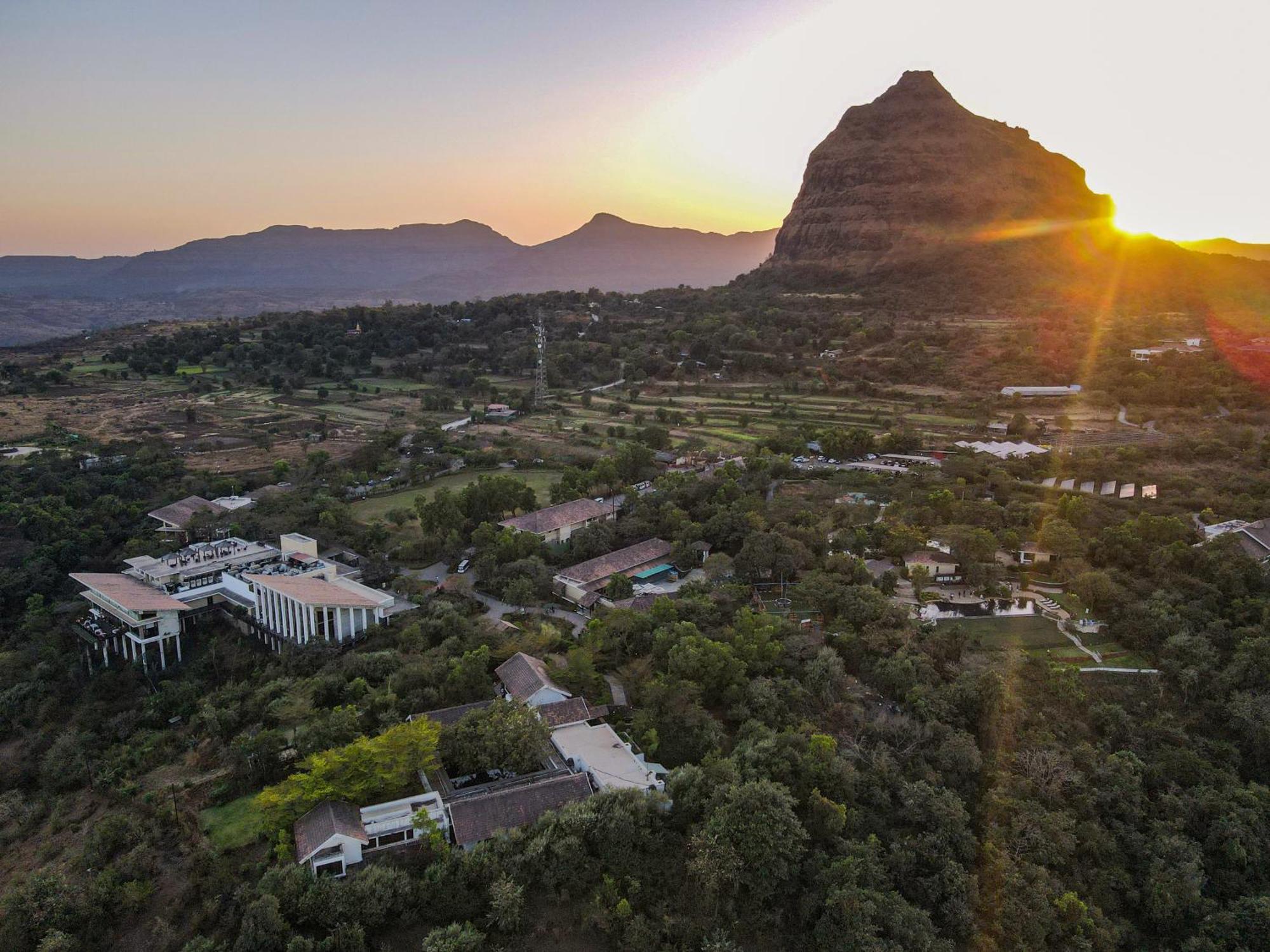 Club Mahindra Tungi, Lonavala Hotell Eksteriør bilde