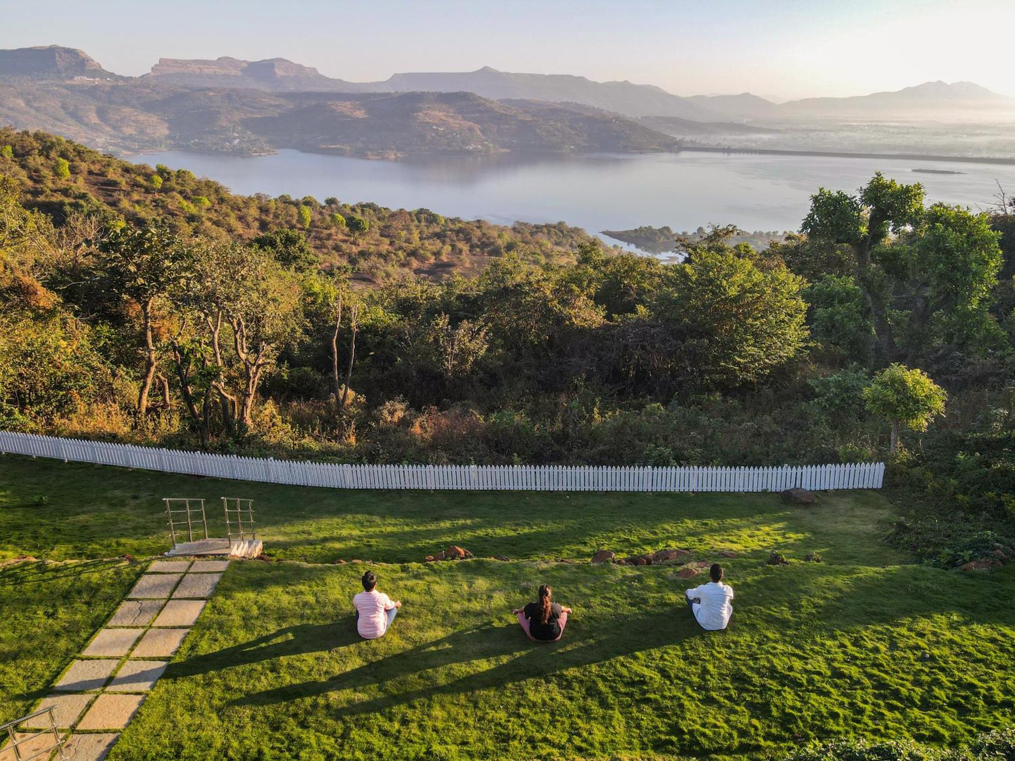 Club Mahindra Tungi, Lonavala Hotell Eksteriør bilde